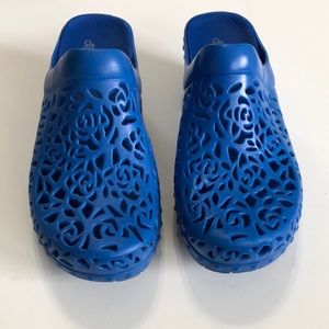 Dansko Pippa molded clog shoe with flower filigree